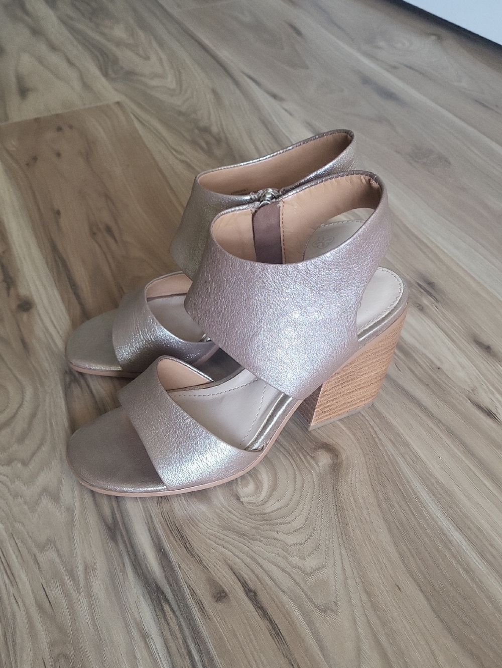 Isola Shoes